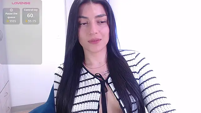 Snapshot of EricaVanderhill chatting on October 2025 07:24:01 PM EricaVanderhill online show from October 2025 07:24:01 PM