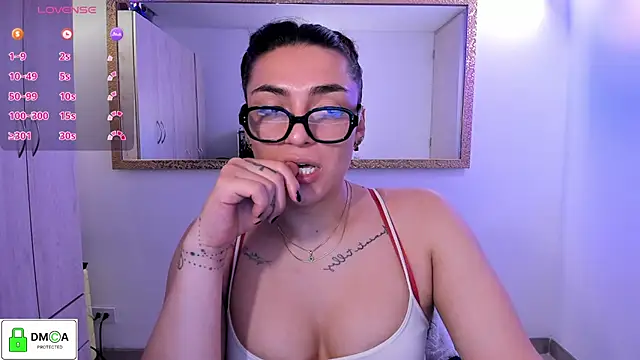 EricaVanderhill online show from July 2026 07:49:02 PM