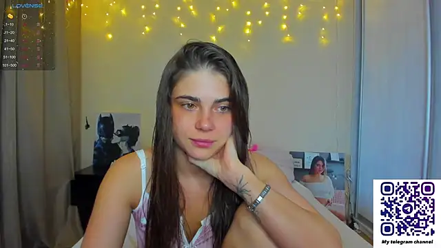 Snapshot of Bella_Foryou chatting on March 2025 01:09:02 AM Bella Foryou online show from March 2025 01:09:02 AM