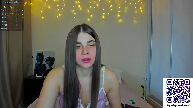 Snapshot of Bella_Foryou chatting on March 2025 01:14:02 AM Bella Foryou online show from March 2025 01:14:02 AM