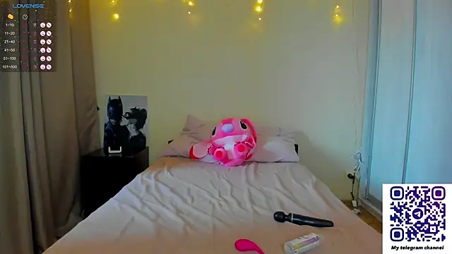 Snapshot of Bella_Foryou chatting on March 2025 02:06:02 AM Bella Foryou online show from March 2025 02:06:02 AM