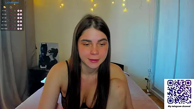 Snapshot of Bella_Foryou chatting on March 2025 04:02:02 AM Bella Foryou online show from March 2025 04:02:02 AM