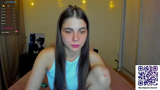 Snapshot of Bella_Foryou chatting on March 2025 02:01:02 PM Bella Foryou online show from March 2025 02:01:02 PM