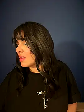 Snapshot of Roxxannne chatting on October 2025 11:06:02 PM Roxxannne online show from October 2025 11:06:02 PM