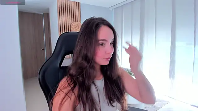AnnieHallX online show from October 2025 08:09:02 PM