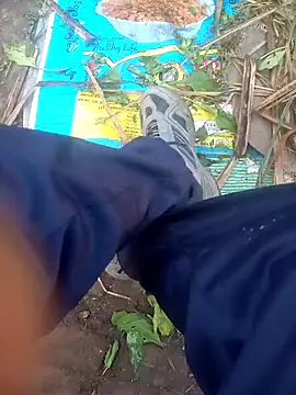 FinableKnee online show from November 2025 03:07:01 AM