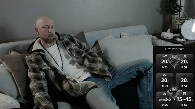 MaxRouger online show from November 2025 03:17:02 AM