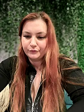 Snapshot of CandyShoopp chatting on November 2025 07:36:01 PM CandyShoopp online show from November 2025 07:36:01 PM