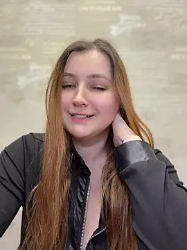 CandyShoopp online show from April 2026 06:36:01 PM
