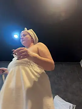 CandyShoopp online show from February 2026 07:36:02 PM