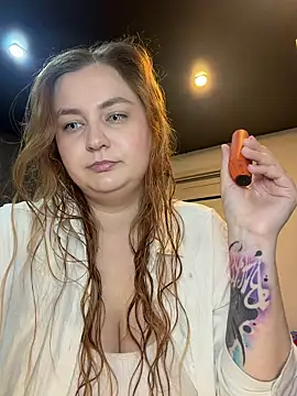 CandyShoopp online show from April 2026 07:37:02 PM