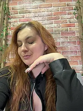 CandyShoopp online show from December 2025 03:47:01 PM