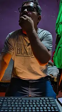 Snapshot of yandyaa chatting on April 2026 03:32:02 AM yandyaa online show from April 2026 03:32:02 AM