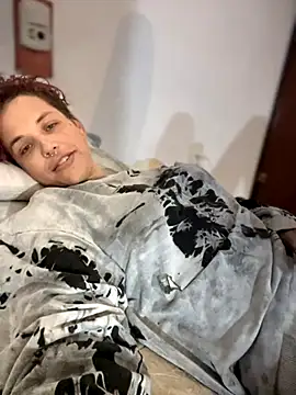 Snapshot of Alicbranca chatting on October 2025 08:05:01 AM Alicbranca online show from October 2025 08:05:01 AM