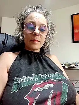 Snapshot of Pinkboobie chatting on January 2025 05:15:02 PM Pinkboobie online show from January 2025 05:15:02 PM