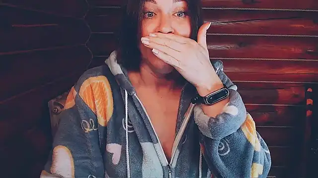 Snapshot of Platina_Fox chatting on February 2026 05:03:02 AM Platina Fox online show from February 2026 05:03:02 AM