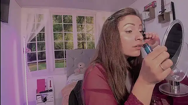 vanessabrown  online show from April 2026 12:44:02 PM