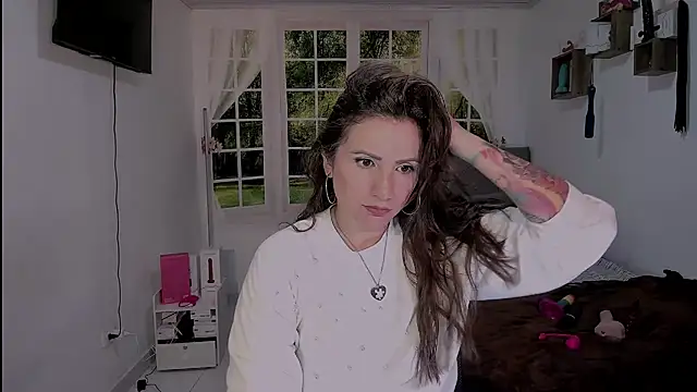 vanessabrown  online show from April 2026 11:07:02 PM