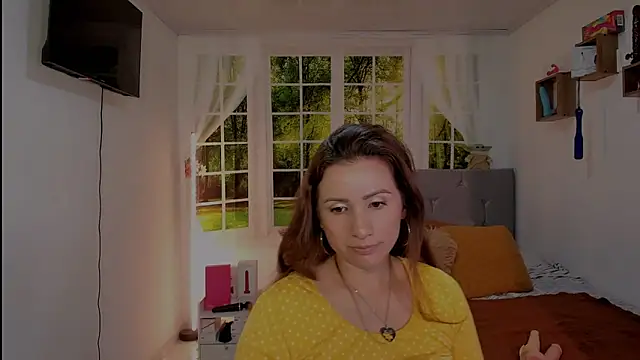 vanessabrown  online show from May 2026 02:53:01 PM