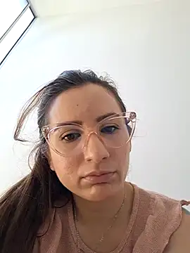 Snapshot of vanessabrown_ chatting on June 2026 04:35:02 PM vanessabrown online show from June 2026 04:35:02 PM