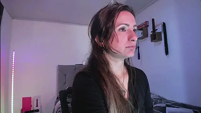 vanessabrown  online show from March 2026 12:11:02 AM