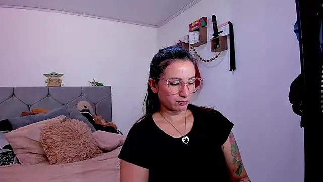 vanessabrown  online show from December 2025 06:14:02 PM