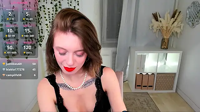 Snapshot of Salme_Sweet chatting on March 2025 12:56:02 AM Salme Sweet online show from March 2025 12:56:02 AM