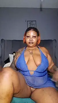 Snapshot of PearlSexxy69 chatting on June 2026 03:19:02 AM PearlSexxy69 online show from June 2026 03:19:02 AM