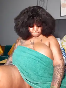 Snapshot of PearlSexxy69 chatting on October 2025 11:06:02 PM PearlSexxy69 online show from October 2025 11:06:02 PM