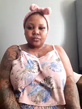 Snapshot of PearlSexxy69 chatting on October 2025 08:27:02 AM PearlSexxy69 online show from October 2025 08:27:02 AM