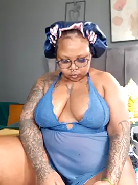 Snapshot of PearlSexxy69 chatting on October 2025 07:05:02 AM PearlSexxy69 online show from October 2025 07:05:02 AM