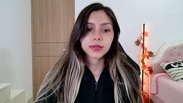 Sensualtease online show from October 2025 01:00:02 AM