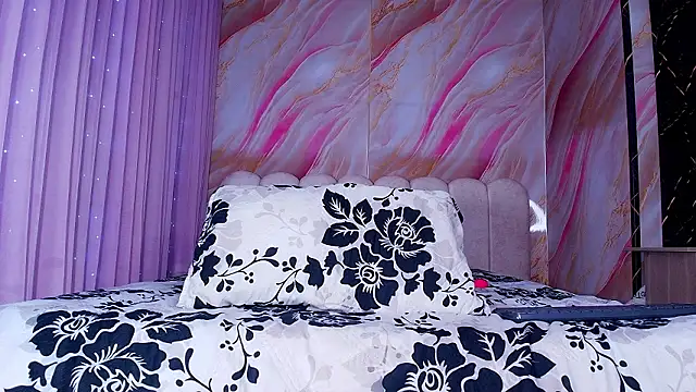 sofi decker online show from March 2026 03:08:02 AM