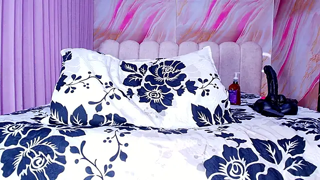 sofi decker online show from March 2026 03:32:01 AM