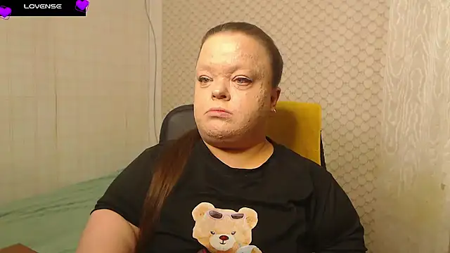 Janiffer MiMi online show from April 2026 05:48:01 PM