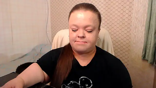Janiffer MiMi online show from May 2026 06:09:01 PM