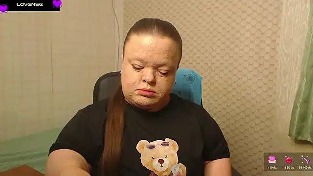 Janiffer MiMi online show from April 2026 04:42:02 PM