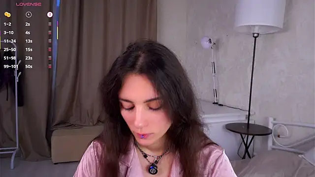 Holla Molly online show from November 2025 05:12:02 AM