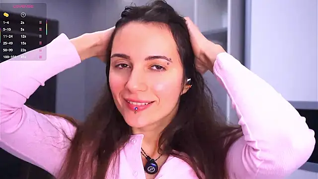 Holla Molly online show from February 2026 06:47:02 AM