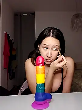 kittenpurrr online show from December 2025 04:30:01 PM