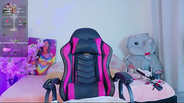 HollyJorda online show from February 2026 04:13:01 AM