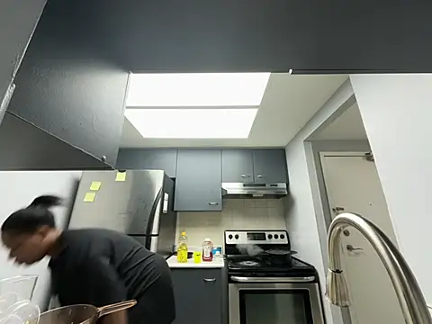 Cherishcherrysha online show from February 2026 01:02:02 PM