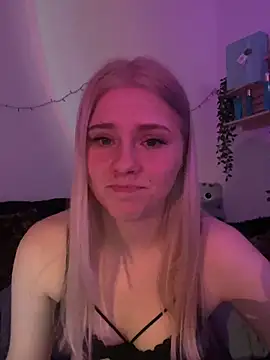 Blueeyezz0 online show from February 2026 08:41:01 PM