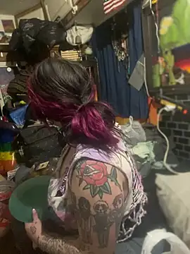 Snapshot of 1-800-FUCKYOU chatting on February 2025 06:33:01 AM 1-800-FUCKYOU online show from February 2025 06:33:01 AM