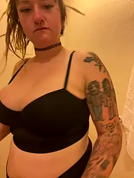 Snapshot of 1-800-FUCKYOU chatting on November 2025 05:05:02 PM 1-800-FUCKYOU online show from November 2025 05:05:02 PM