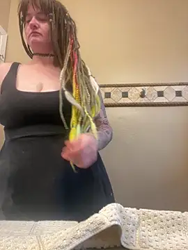 Snapshot of 1-800-FUCKYOU chatting on October 2025 05:47:01 PM 1-800-FUCKYOU online show from October 2025 05:47:01 PM