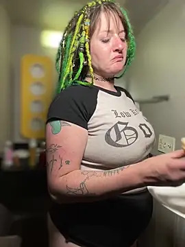 Snapshot of 1-800-FUCKYOU chatting on October 2025 06:01:01 AM 1-800-FUCKYOU online show from October 2025 06:01:01 AM