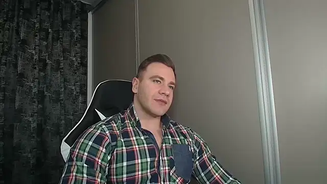 Snapshot of Thori92 chatting on February 2026 01:46:02 PM Thori92 online show from February 2026 01:46:02 PM