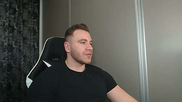 Snapshot of Thori92 chatting on March 2026 12:05:01 PM Thori92 online show from March 2026 12:05:01 PM