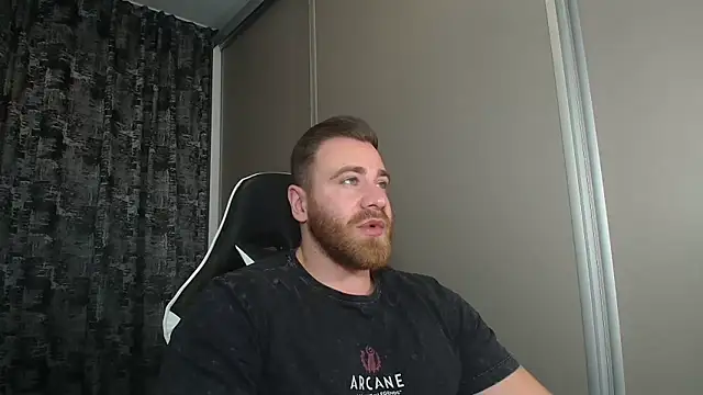 Thori92 online show from December 2025 04:52:01 PM